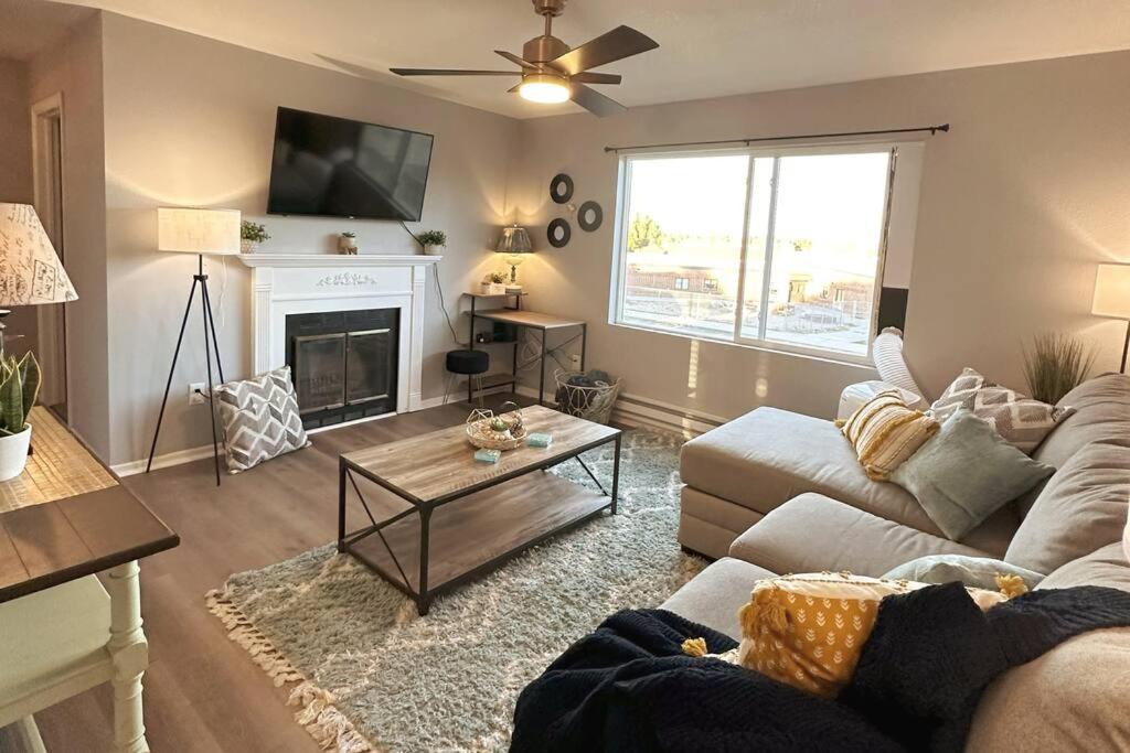 Casper Apartment | Cozy & Casual Country Condo