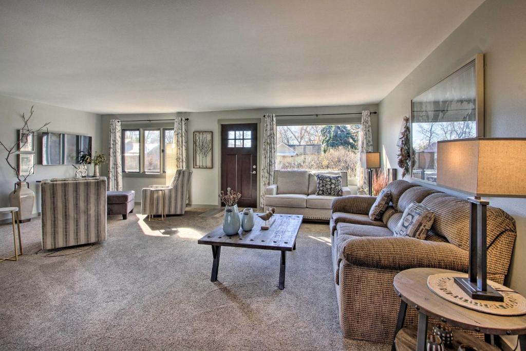 Bynum House | Cozy Choteau Home w/Fire Pit, Grill, Yard!