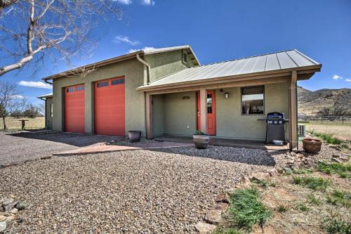 Elgin Apartment | Cozy Elgin Casita w/Gas Grill: Pets Welcome!