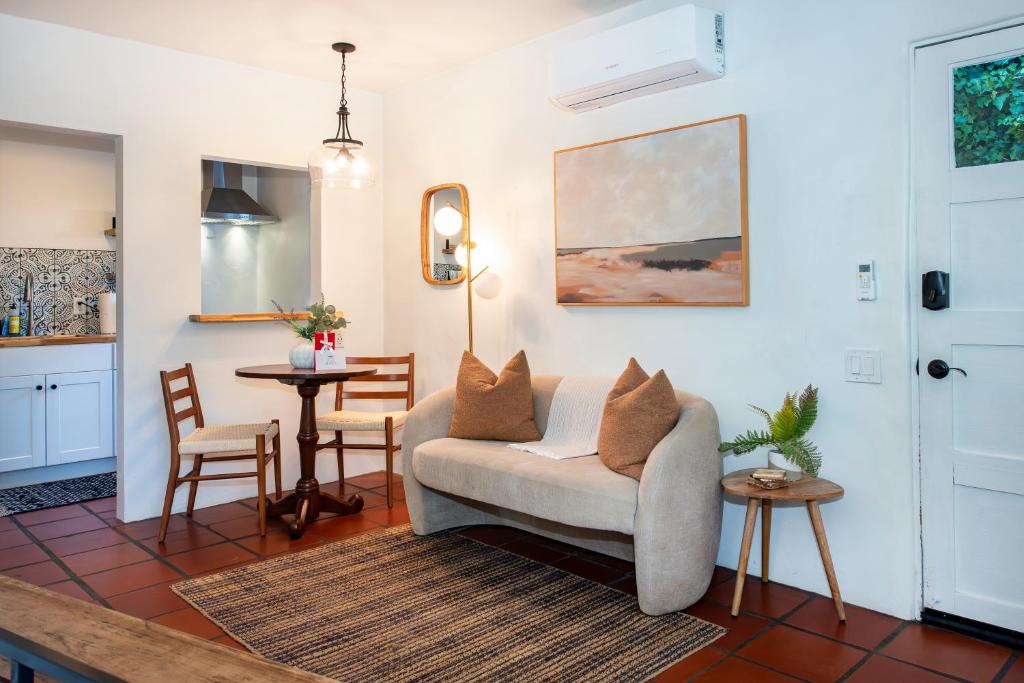 Montecito Apartment | Cozy New - Casa Blanca Suite B1
