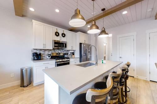 Park City House | Cozy Park City Escape with Arcade Games - Near Jordanelle Gondola