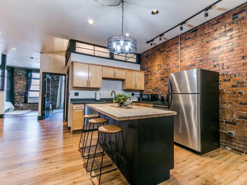 Ames Apartment | Cozy Stay at 229 Main St Perfect Ames Location