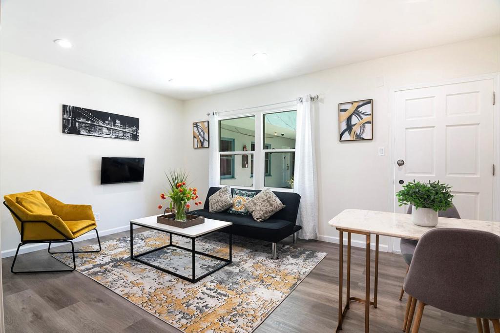 Beverly Hills Apartment | Cozy Studio Suite Near Beverly Hills