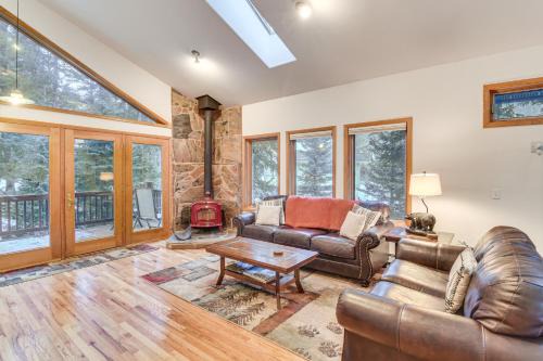 Downieville-Lawson-Dumont House | Creekside Colorado Getaway: Hike, Explore + Unwind