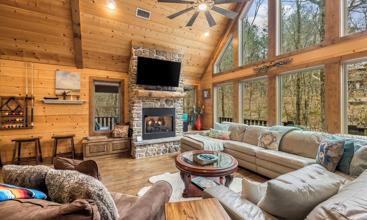 Broken Bow Cabin | Creekside Tango - Seasonal Creek! Pool Table! Pet Friendly! Free Firewood!