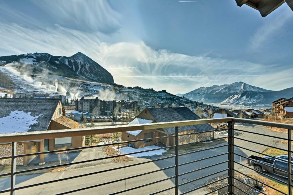 Mount Crested Butte House | Crested Butte Townhome w/Views - Steps to Lifts!