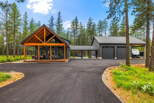 Ronald House | Crimson Cabin