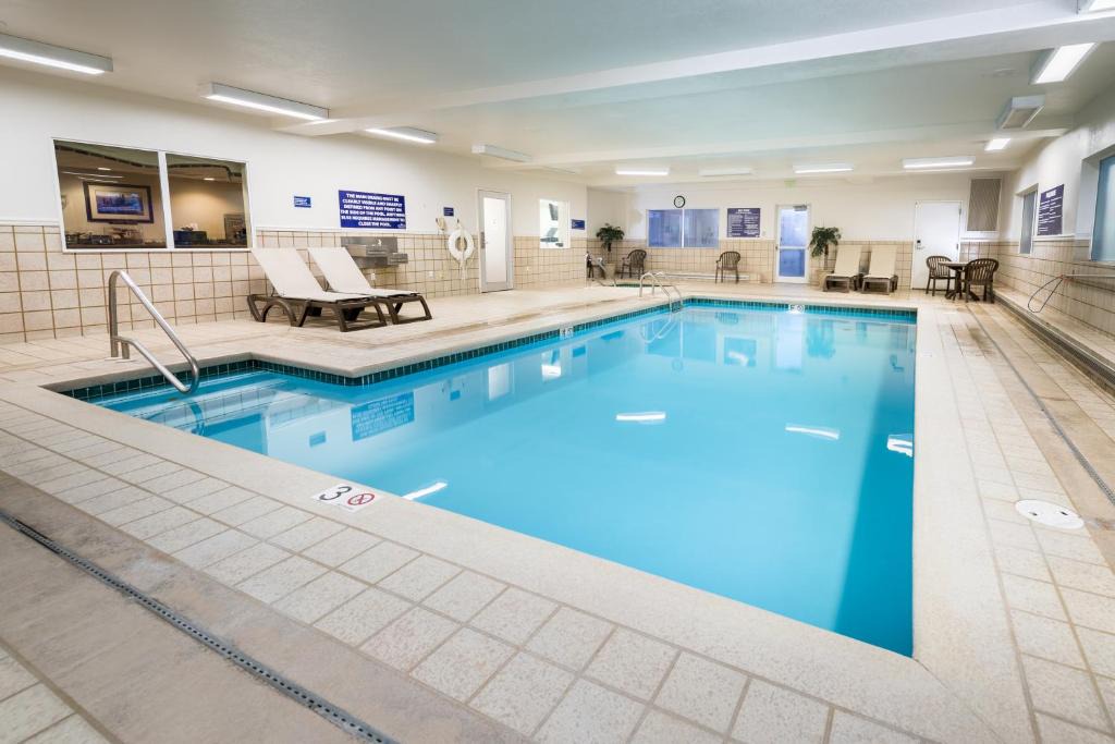 Great Falls Hotel | Crystal Inn Hotel & Suites - Great Falls