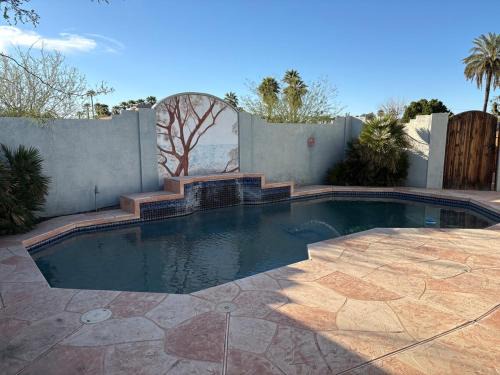 F. Q. Story Apartment | CRYStALZ pool studio kitchen DWNtWN stadiums arts