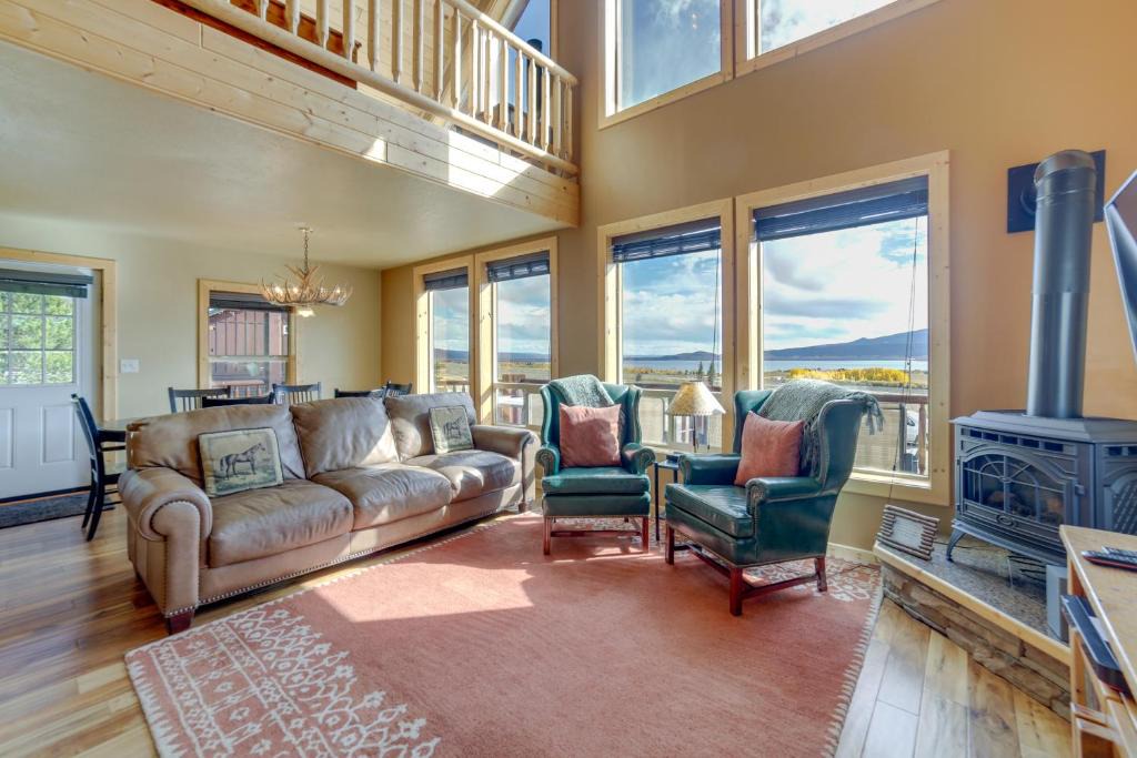 Island Park House | Custom Log Cabin w/Views - 20 Mi to Yellowstone!