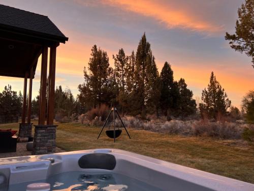 Bend House | Dara Oaks 5br 3 5bath