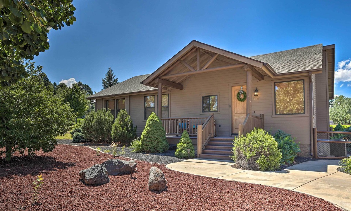 Show Low House | Deck, BBQ & Golf Course Views: Show Low Home