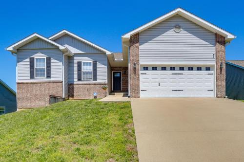 Cape Girardeau House | Deck & Large Yard! Family Haven in Cape Girardeau