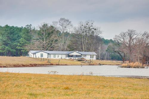Hodgen House | Deck & Views: Spacious ‘Lake House’ Escape