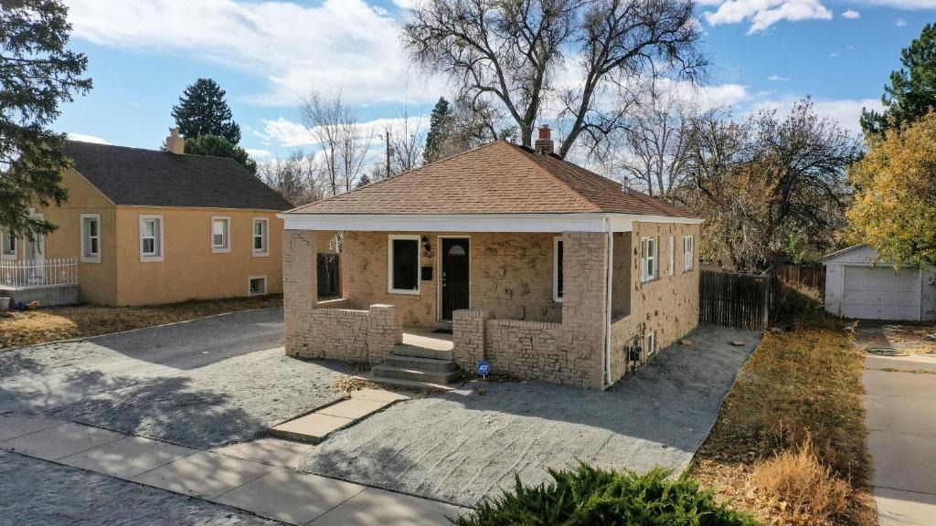 East Colfax House | Denver 2 King Beds Updated Cozy Upper Unit
