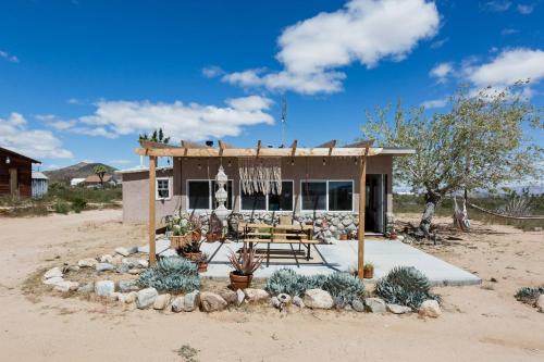 Yucca Valley House | Desert Home Private Oasis Outdoor Space & Hot Tub