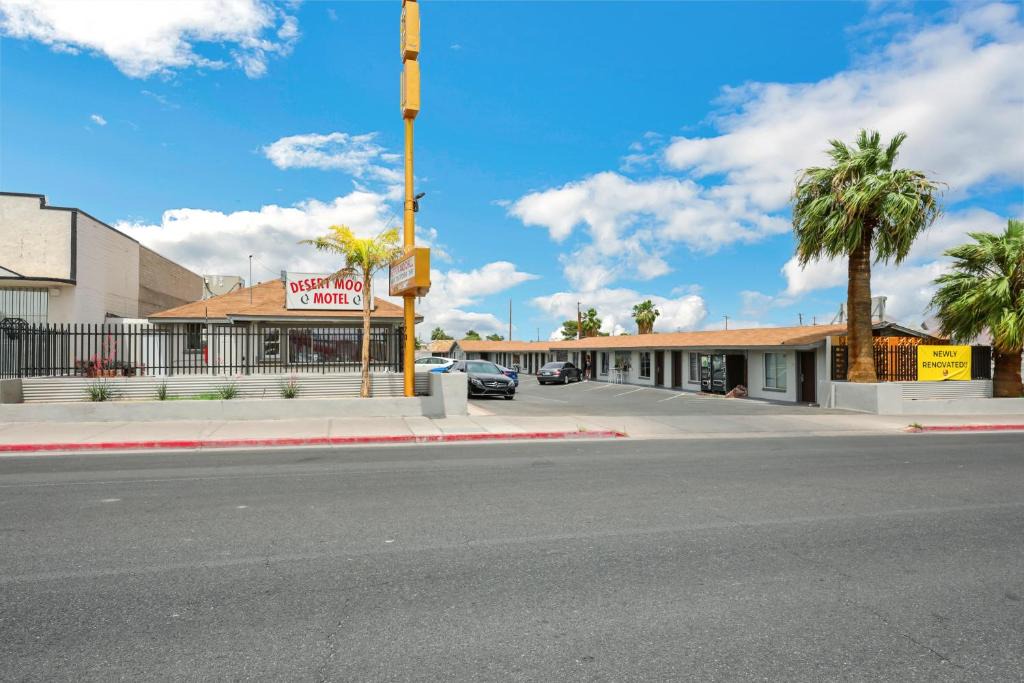 Downtown Las Vegas Hotel | Desert Moon Motel