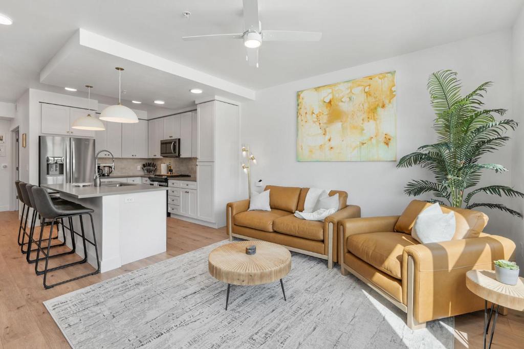 Downtown Salt Lake City Apartment | Designer 1BR with Pool and Htub
