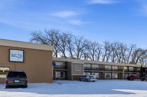 Devils Lake Hotel | Devils Lake Inn By OYO Near Devils Lake Regional Airport