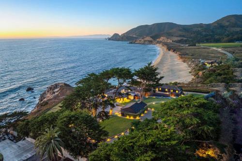 Montara House | Distinguished Oceanfront Point Estate with Iconic Beach Mountain Vistas
