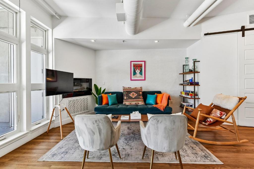 River North Art District House | Dog-Friendly 2BR Boho Loft in RiNo | Walk to Mission Ballroom & Breweries