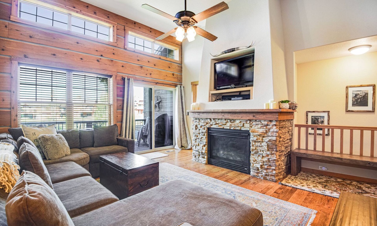 Rendezvous House | Dog-Friendly Townhome with Private Deck, Grill, Fireplace, & Free WiFi