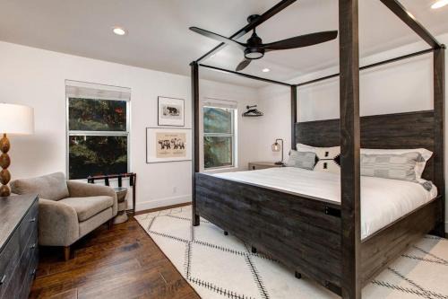 South Snyderville Basin House | Dog-friendly walk to Canyons hot tub fireplace foosball AC