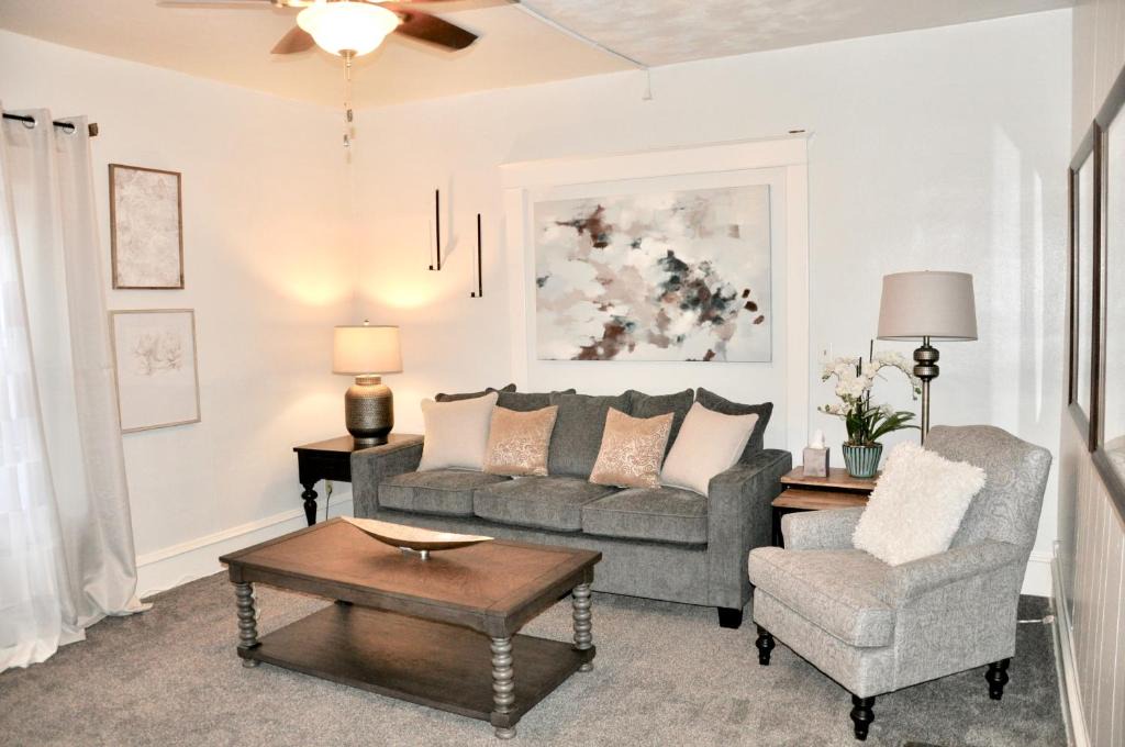 Rapid City Apartment | Downtown 1 Bedroom Charmer - Walk, Bike, Enjoy!