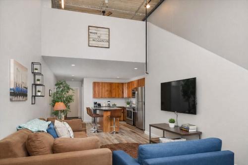 Appleton House | Downtown Appleton Condo 2 Bedroom Loft Sleeps 6