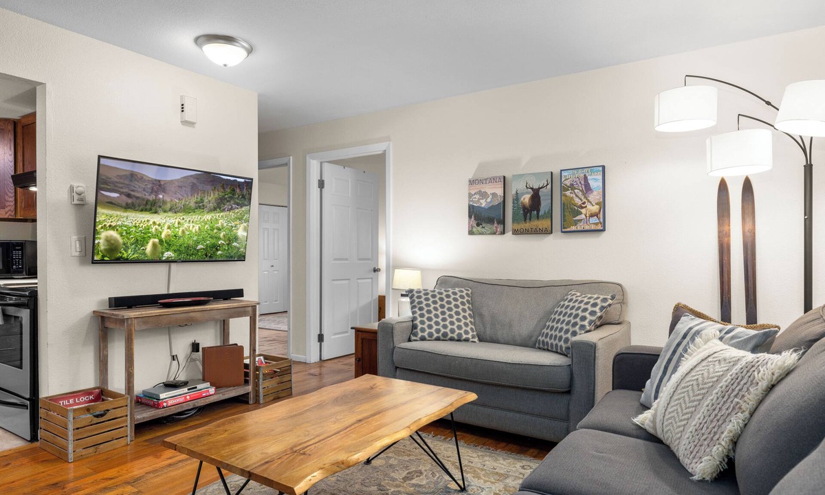 Whitefish Condo | Downtown Whitefish condo located a stones throw to all Whitefish shops, restaurants and bars!