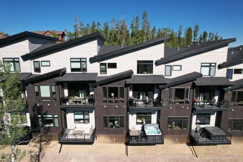 Winter Park House | Downtown WP Chalet 411 I Private Hot Tub I Great Views I Activity Program