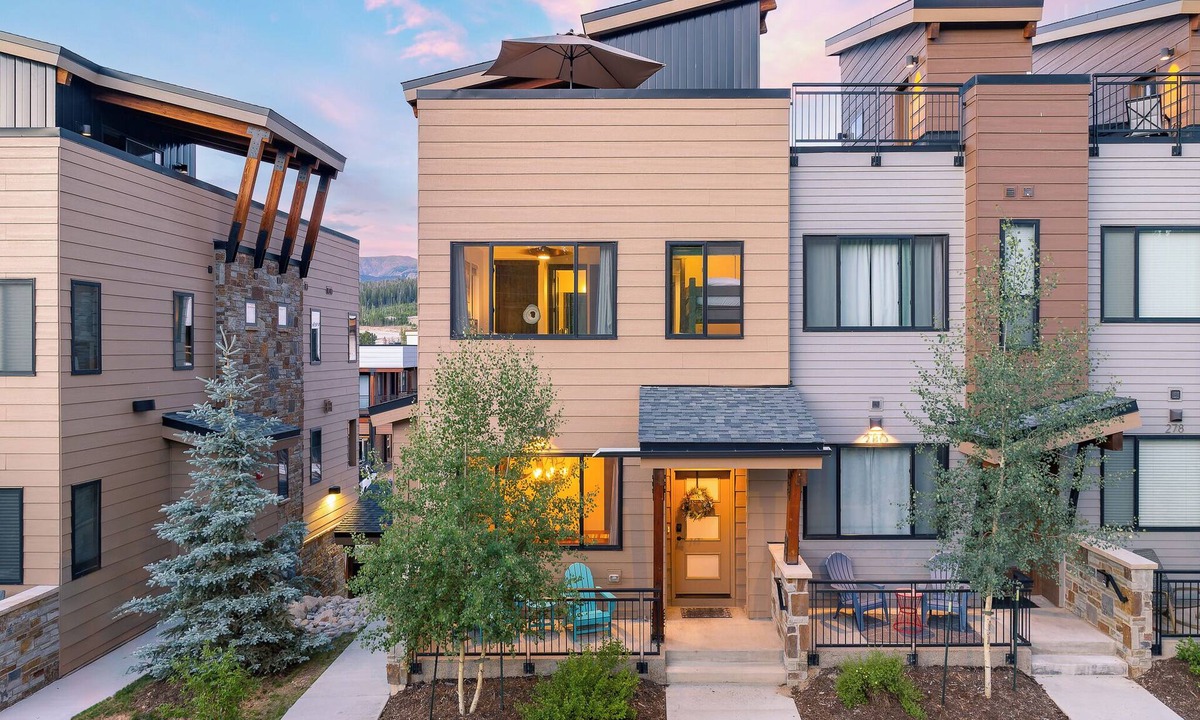 Winter Park House | Downtown WP Penthouse 282 I Private Rooftop Hot Tub I Views I Bunk Room I Discounted Attractions