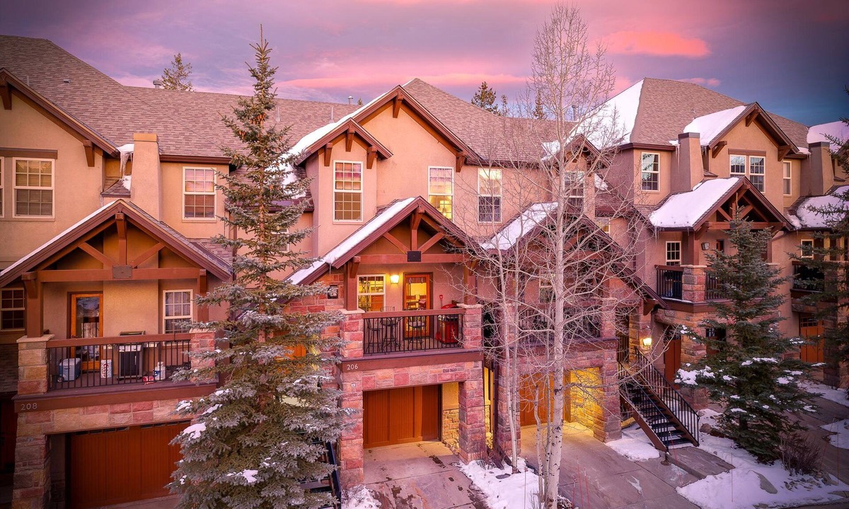 Winter Park House | Downtown WP Villa 206 I Private Hot Tub I Views I Bunk Room I Discounted Attractions