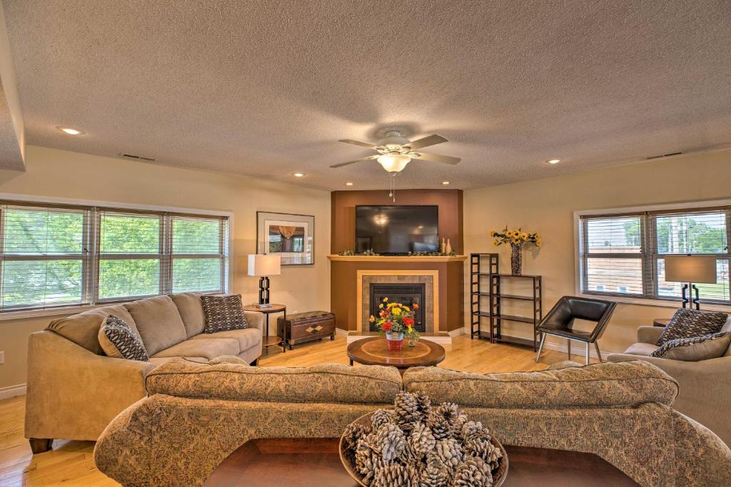 Yankton Apartment | Downtown Yankton Apartment w/Patio & River View!