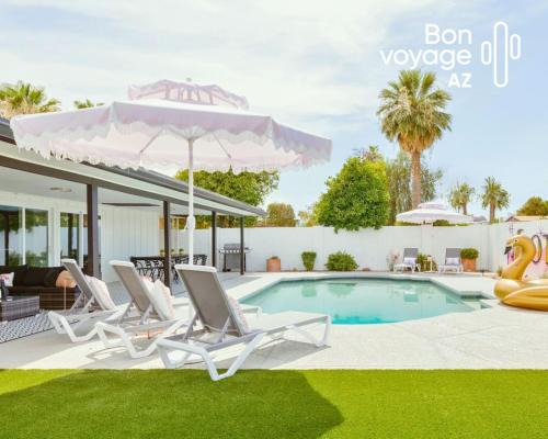 Papago Parkway House | Dry Martini