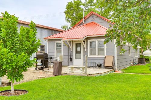 Belleville House | Dtwn Belleville Home w/Yard < 1 Mi to High Banks