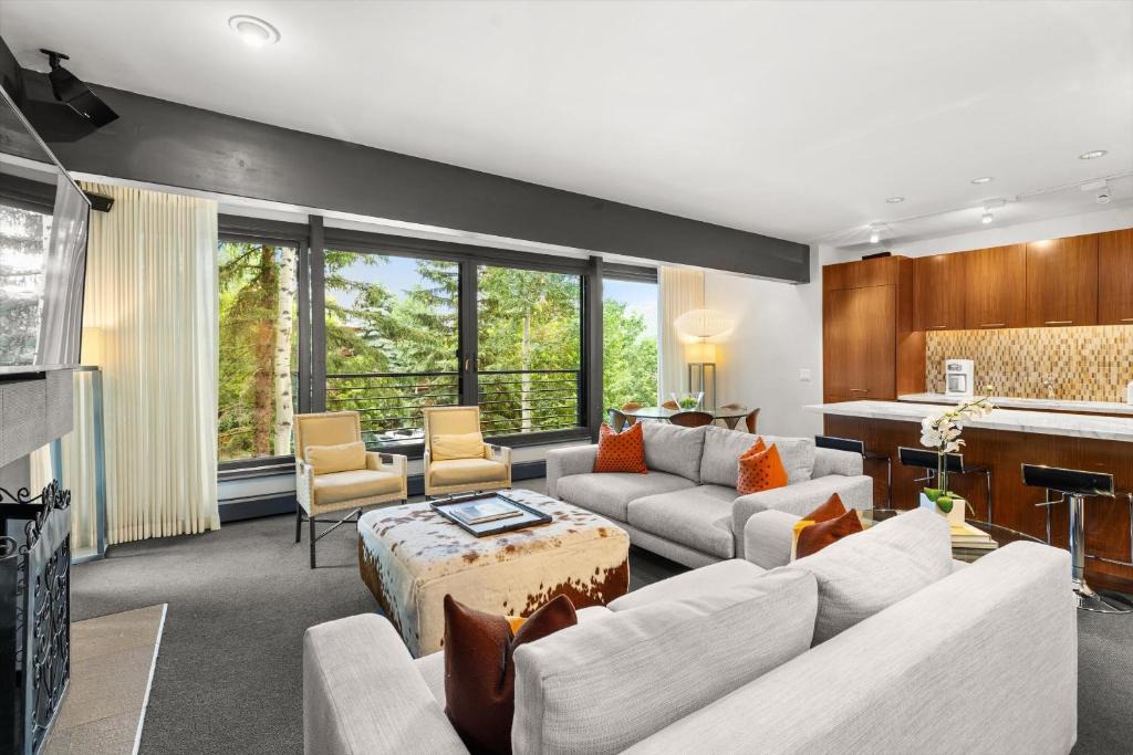Aspen House | Durant Unit C2, Condo with Designer Finishes, Great Views & Location