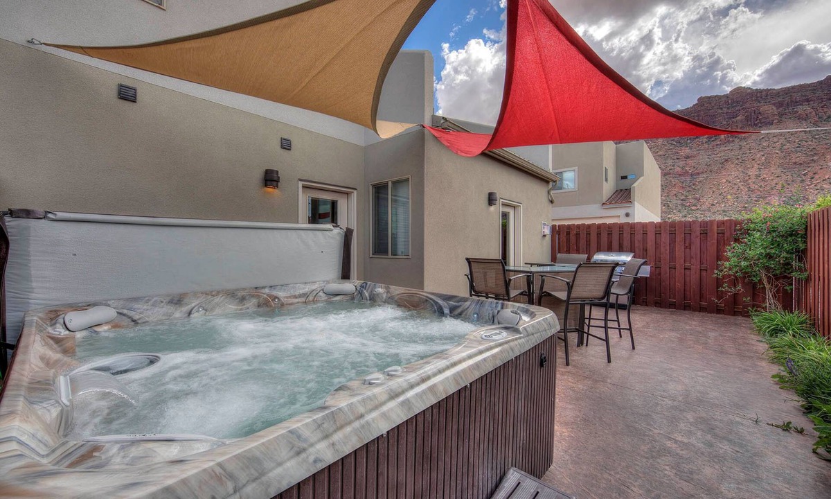 Moab South Valley House | DW7 Spacious Cowboy-Themed Condo near Arches National Park With Hot Tub!