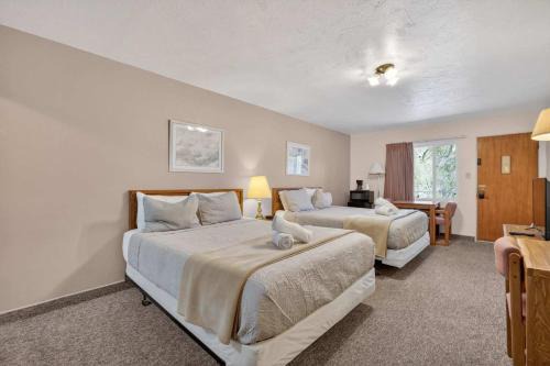 Manitou Springs House | Eagle Motel Suite 115