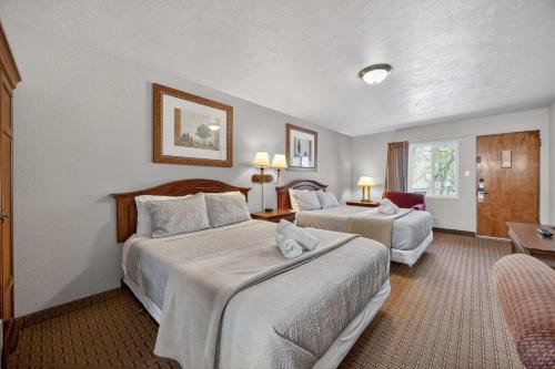 Manitou Springs House | Eagle Motel Suite 118