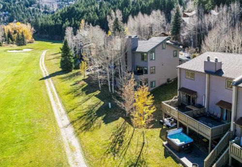 Eagle-Vail House | EagleVail Getaway -Ski Golf and Relax in Hot Tub