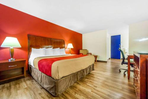 Brookings Hotel | Econo Lodge Inn & Suites Brookings