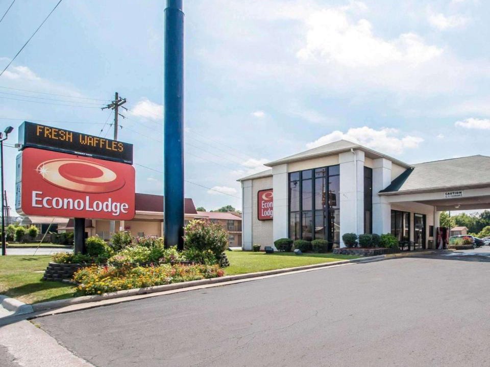 Springfield Cabin | Econo Lodge Springfield I-44