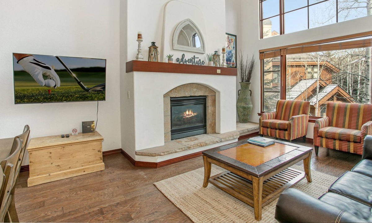 Edwards Condo | Elegant Condo in Arrowhead Village, Excellent Home Office, Pool & Hot Tub