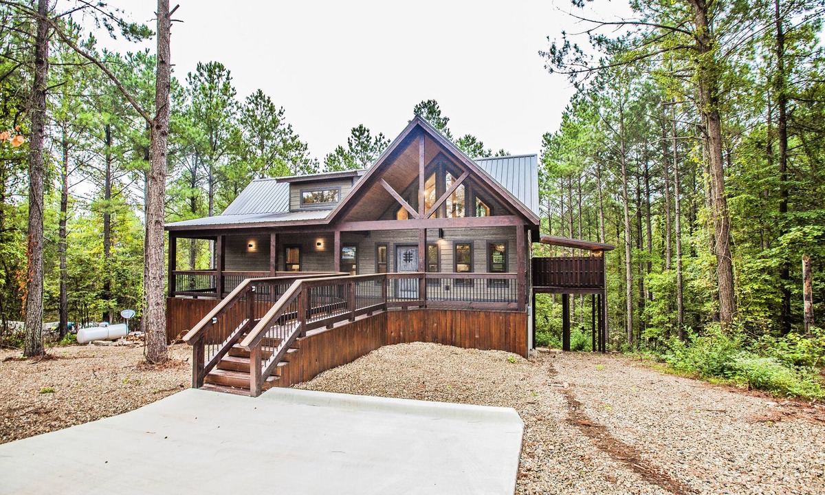 Broken Bow Cabin | Elegant Couples Cabin, Magnolia Design, 5-Star Amenities
