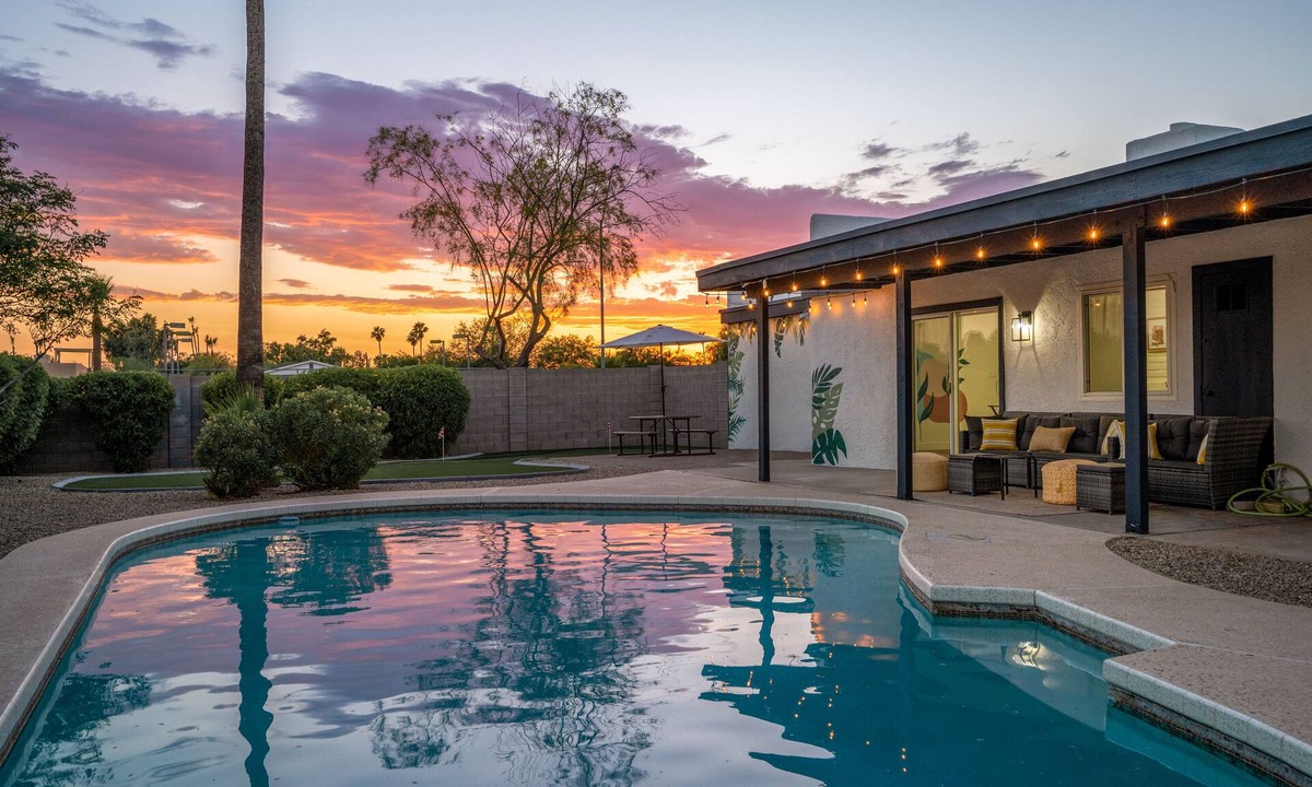Raskin Estates House | Elegant! Scottsdale Vacation home - Pool w/ Outdoor Games!