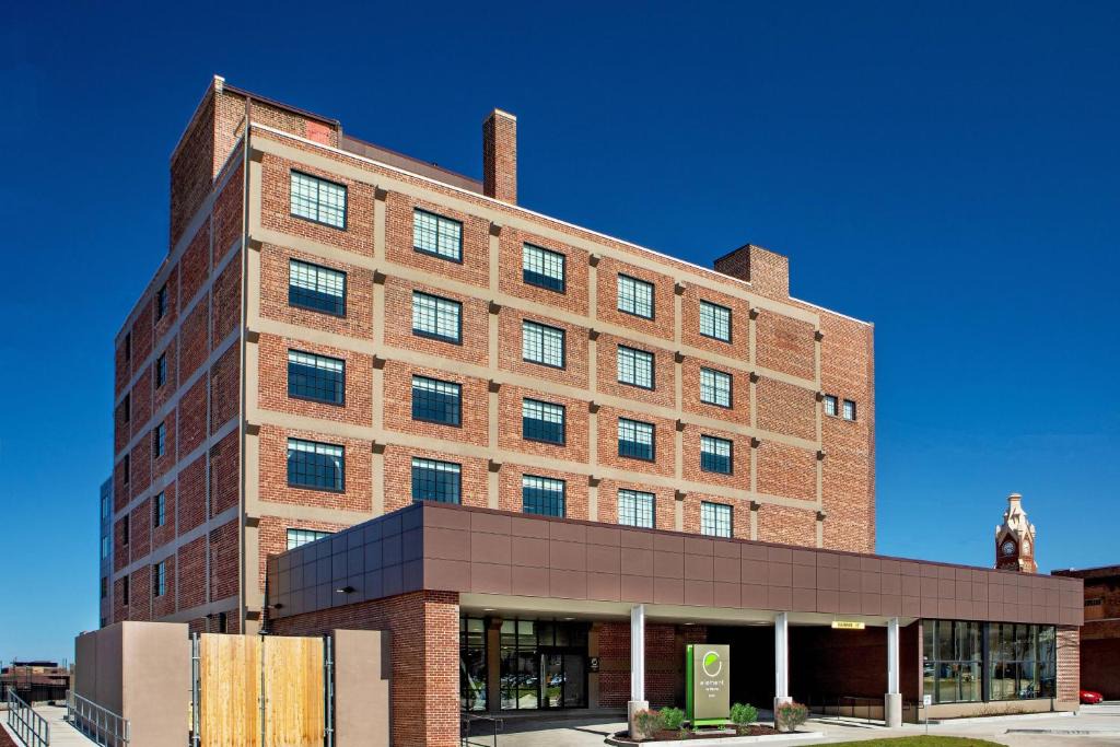Moline Hotel | Element by Marriott Moline