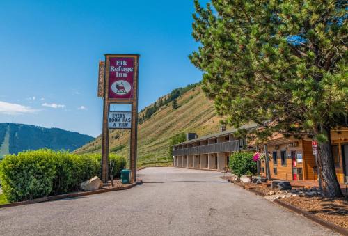 Jackson Hotel | Elk Refuge Inn