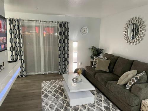 Las Vegas Apartment | Enchanting- 2 Bedroom Condo with Pool