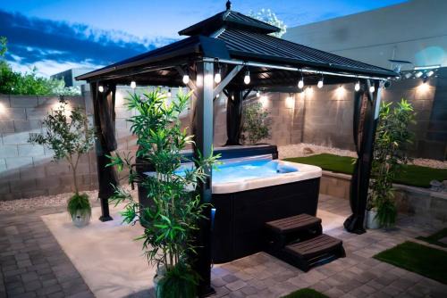 Las Vegas House | Enchanting Garden with Luxe Jacuzzi Spacious Yard